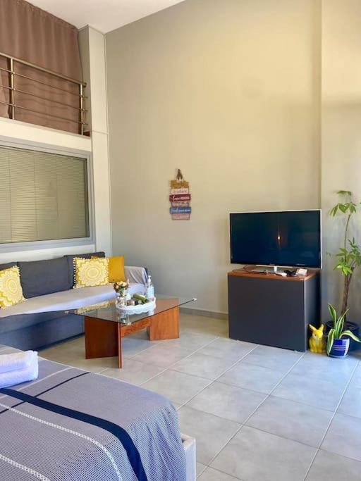 Cozy Apartment Near To The Airport Kouvaras Экстерьер фото