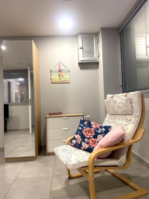 Cozy Apartment Near To The Airport Kouvaras Экстерьер фото